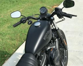 2017 Iron 883