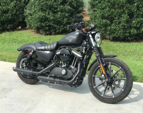 2017 Iron 883